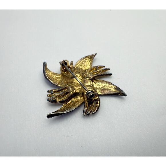 Vintage 70s Sculptural Flower Brooch Purple Enamel & Gold Tone Statement Pin - Picture 5 of 9